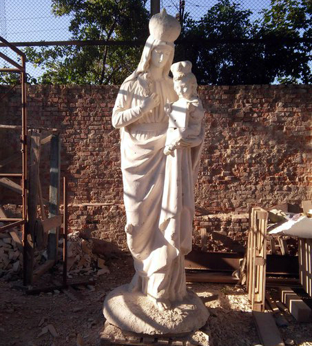 sculpture tombstone